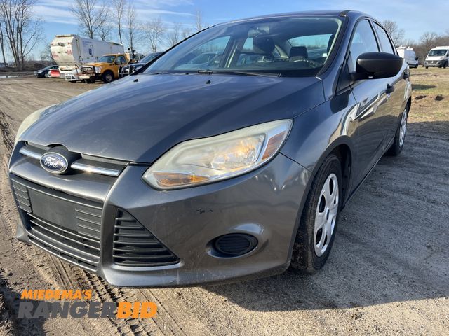 Lot 30-4302 - 2014 Ford Focus Sedan FWD