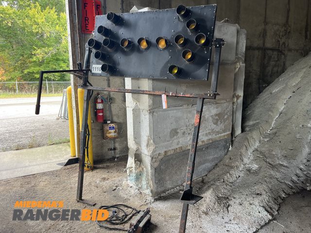 Lot 30-2329 - 30"X60" Arrow Board with controller/worked when removed