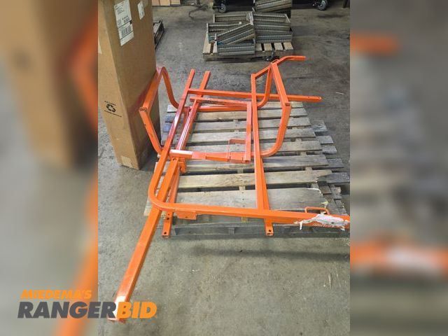 Lot 30-4818 - JLG skybar retrofit (2) and miscellaneous JLG basket rails.