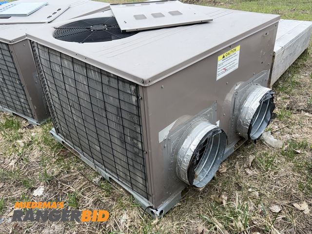Lot 30-5775 - (1) brand unknown, model #DBYP-F036N070A, natural gas forced air furnace with cooling (208/230V sing...