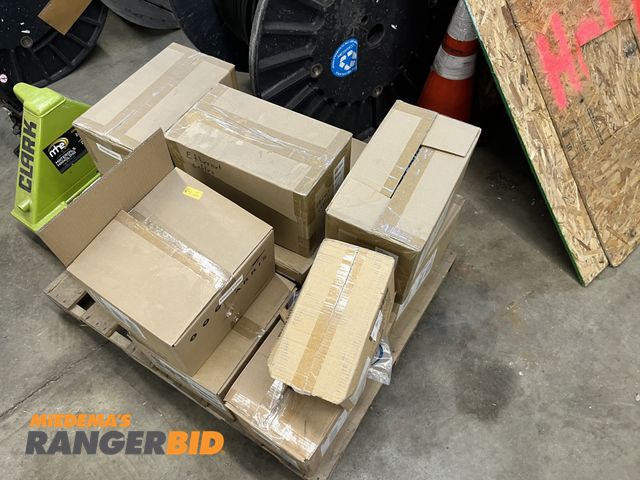 Lot 30-905 - Ethernet Cords . Pallet