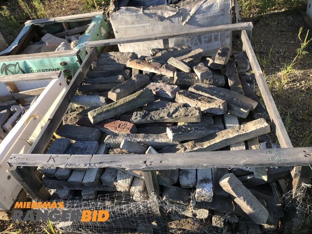 Lot 30-28K - 1 pallet, K, Stack stone / brick veneer, pallet approx 42"x42" x 20" high of new stack stone / brick...