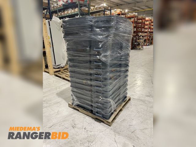 Lot 30-33 - LOT OF 50 Rubbermaid BRUTE 14-Gallon Storage Containers w/ Lids  

Seller will assist with loading. ...