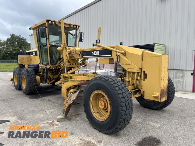 Lot 30-1688 - 2005 CAT 143H VHP PLUS Grader