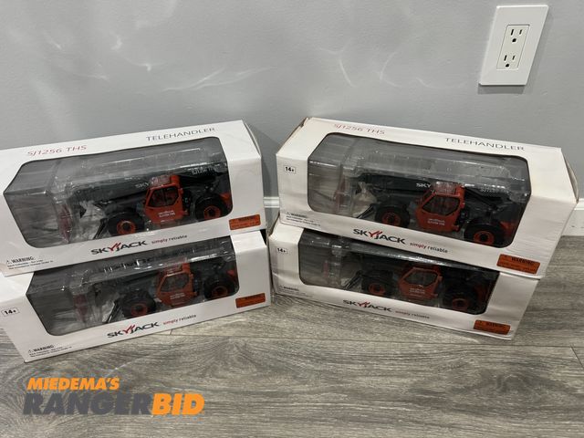 Lot 30-4005 - (4) Skyjack diecasts, Shipping available