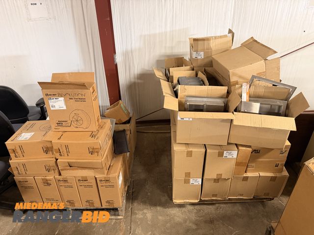 Lot 30-3335 - Huge lot of Toilet paper roll holders, and paper towel dispensers. Lot of Assorted Janitorial Items