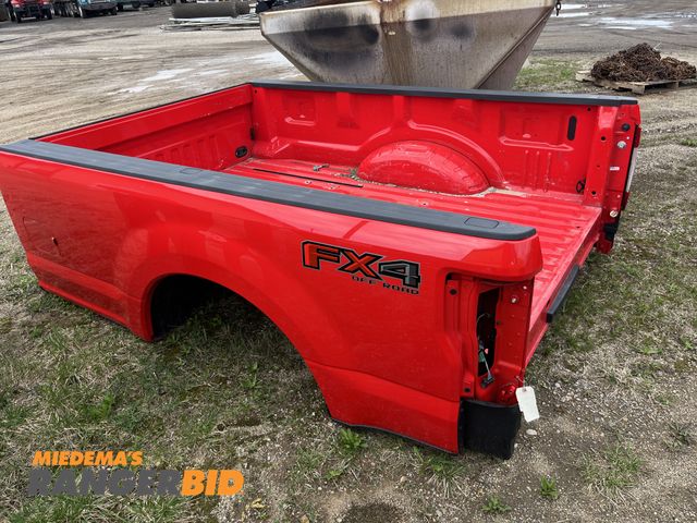 Lot 30-4194 - 2020 Ford Superduty Box