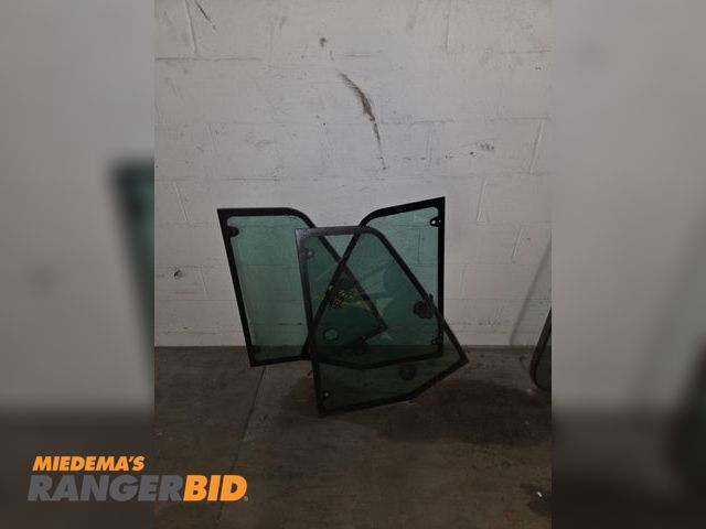 Lot 30-4840 - Skyjack SJ643th and 519  cables glass