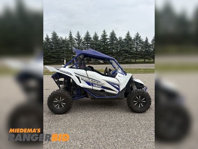 Lot 30-11215 - 2017 Yamaha YXZ 1000R SS with 911 miles UTV