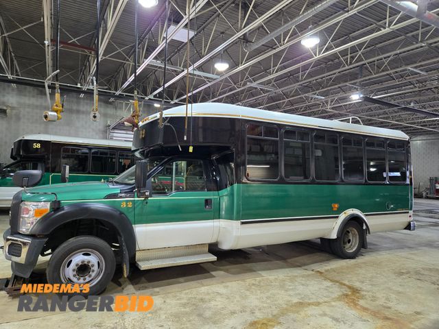 Lot 30-10037 - 2015 Ford F550 bus Good old bus. everything worked when it was removed from service. Municipality maintained....