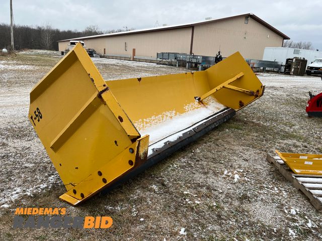 Lot 30-614 - 14" Loader Snow Push Box Has Volvo style coupler Comes with new slide plates. •	Municipality owned, ...
