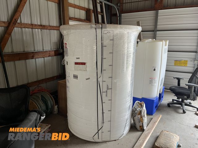 Lot 30-962 - 500 gallon tank 4' diameter