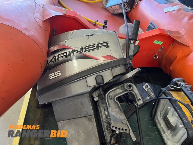Lot 30-2545 - 1998 Mariner 25hp outboard motor
