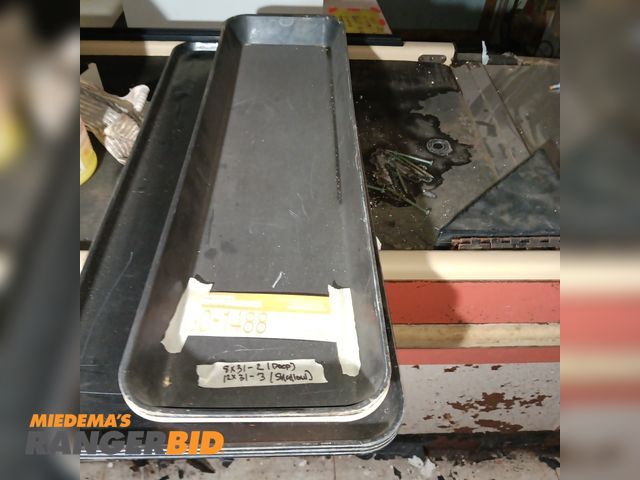 Lot 30-10393 - 1 YOU BIDDING ON ONE TRY NOT ALL THE TRAYS size 12*31 black