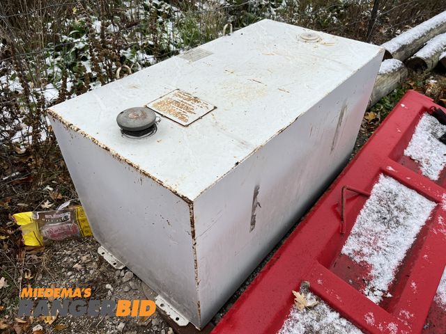 Lot 30-1910 - Delta 484000 Fuel Tank 100 Gallon