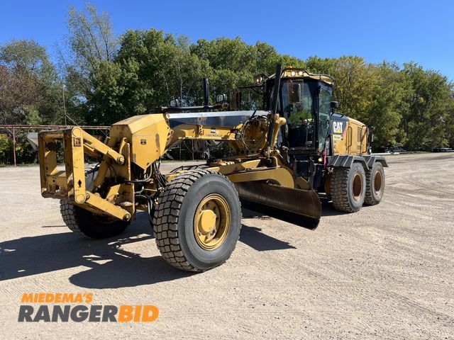 Lot 30-10648 - 2011 CAT 160M 2 AWD Grader