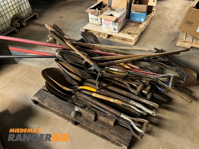 Lot 30-3554 - Lot includes everything on this pallet. Shovels and more.