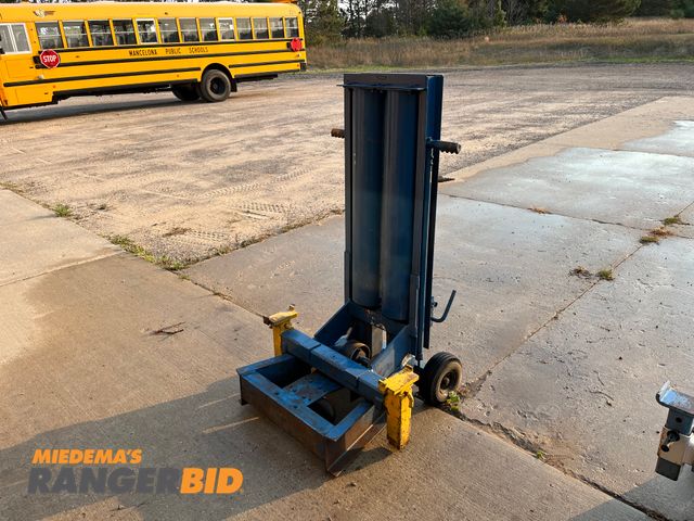 Lot 30-3411 - (1) Air Lift OTC. In working condition. Seller will load.