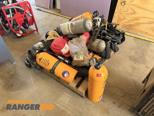 Lot 30-4393 - Pallet of Scott Air Paks and harnesses