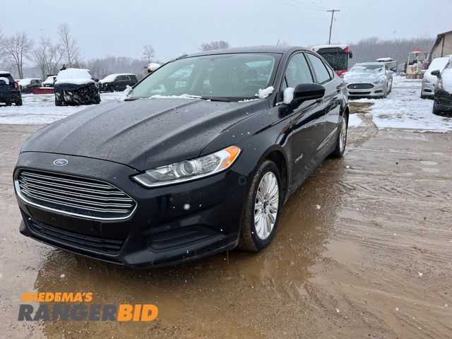 Lot 30-2607 - 2014 Ford Fusion Hybrid with a 2.0L L4 DOHC 16V HYBRID engine. S Sedan Hybrid FWD