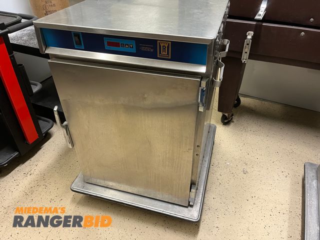 Lot 30-3318 - 1 Royalton Foodservice Equipment SSRSH-2016 S.W.H. Food Warming Unit See pics for dimensions. Municipality owned. Buyer is responsible for removal.