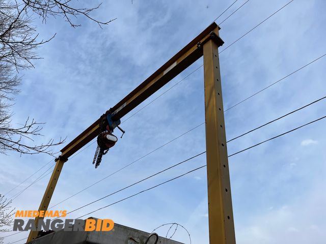 Lot 30-147 - Spanco Gantry Crane with 2 ton hoist