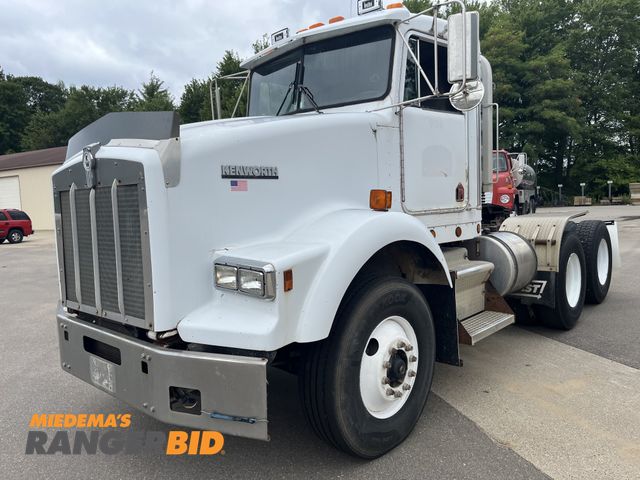 Lot 30-1703 - 1993 Kenworth T800 6X4 with Cummins N14 Day Cab