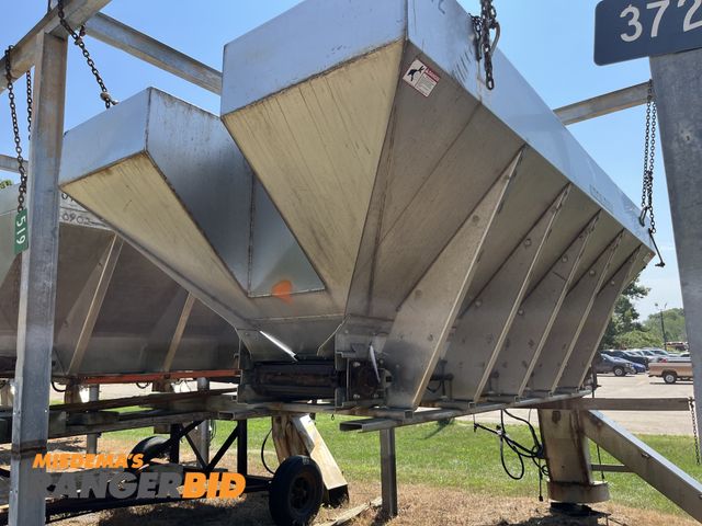 Lot 30-1532 - Monroe MSV-156-84-56 Stainless Steel Salter / Sander •	Municipality owned, regularly serviced, and w...