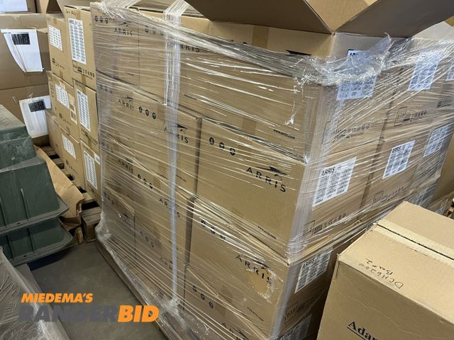 Lot 30-907 - Arris Wifi Routers / Gateways Pallet