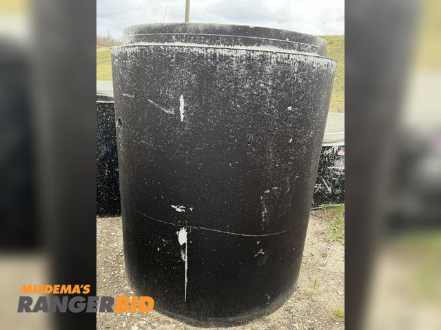 Lot 30-5872 - (1) 64" tall concrete manhole tube with 4' entry and steps.