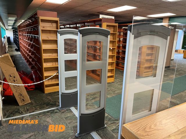 Lot 30-3353 - Lot includes all the scanner equipment shown. Buyer is responsible for removal.