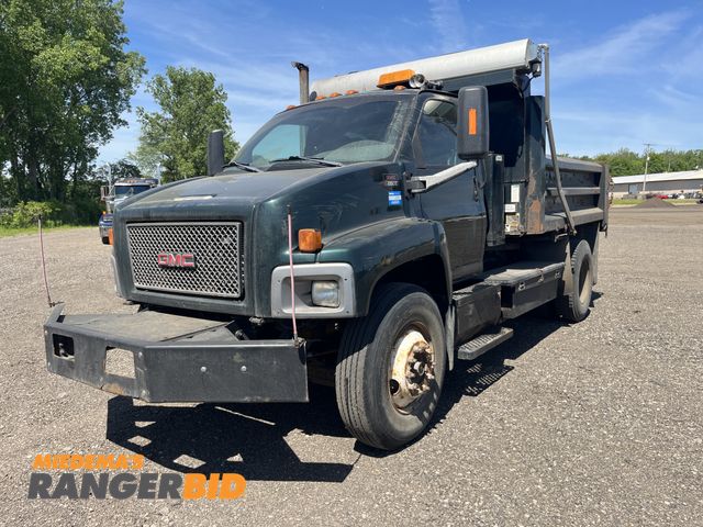 Lot 30-3724 - 2004 GMC C8500 with a 7.2L L6  with 60,290 miles Dump Truck
