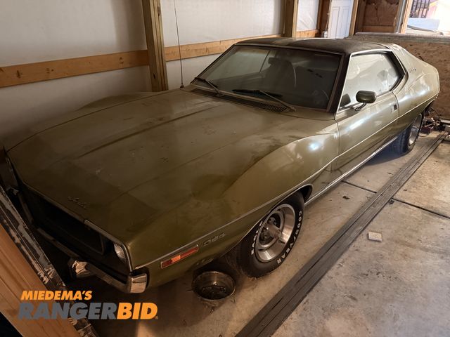Lot 30-11342 - 1971 American Motors Javelin SST Classic Sedan RWD This does NOT have a salvaged title.