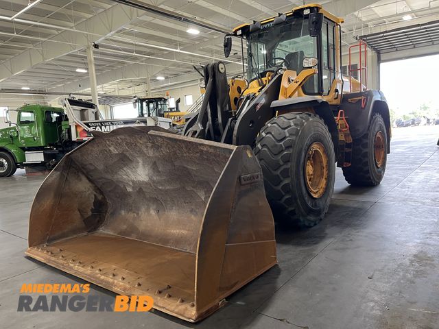 Lot 30-1749 - 2018 Volvo L110H Wheel Loader /  Loader