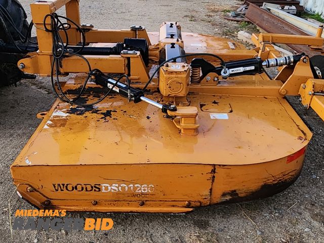 Lot 30-NO - Woods DSO 1260 Mower Hydraulic offset 3 point attachment.  New blades and cross arm.