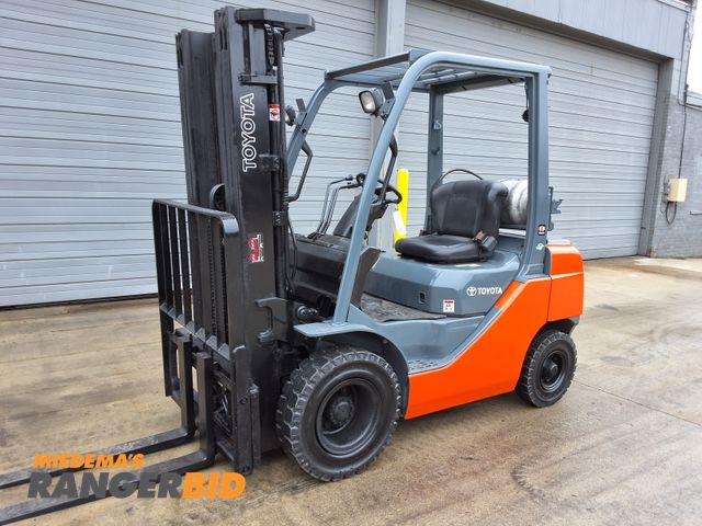 Lot 30-225 - 2019 Toyota 5,000lbs Capacity Pneumatic Forklift - Low Hours! - See Video for Operation