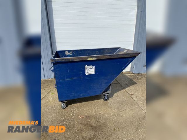 Lot 30-82MVTW - D&amp;B Fabricators Manual Dump Cart 73" L x 35.5" W X 45" H  

The seller can assist with loading. ...