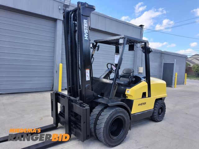Lot 30-11506 - Hyster 12,000lbs Capacity Pneumatic Forklift - See Video for Operation