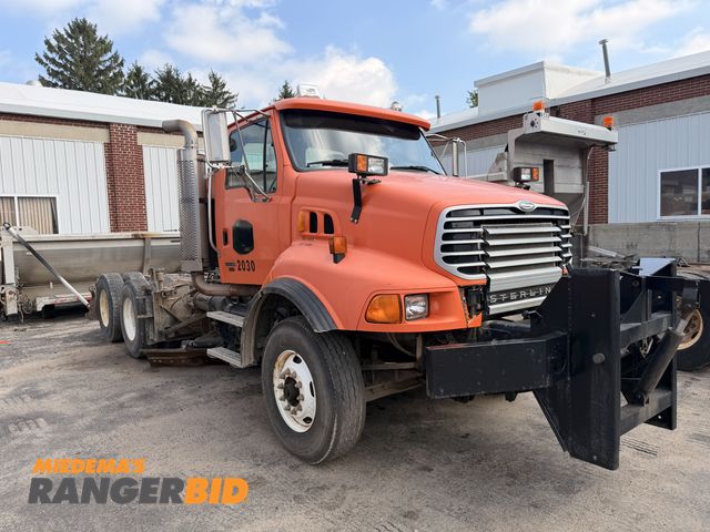 Lot 30-4011 - 2005 Sterling LT9513 6x4 Cab and Chassis