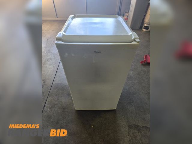 Lot 30-10833 - White Mini Refrigerator
