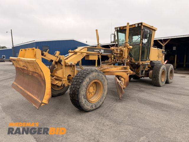Lot 30-3206 - 2003 CAT 140H Grader