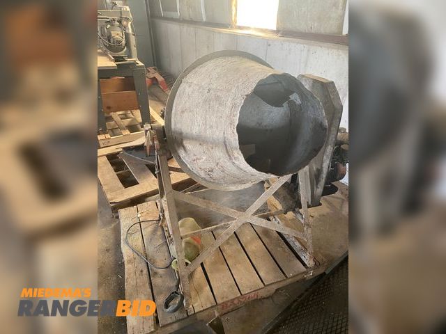 Lot 30-1010 - Cement Mixer Cement Mixer