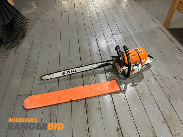 Lot 30-3097 - Stihl MS 661C Gas Powered Chainsaw 32"
