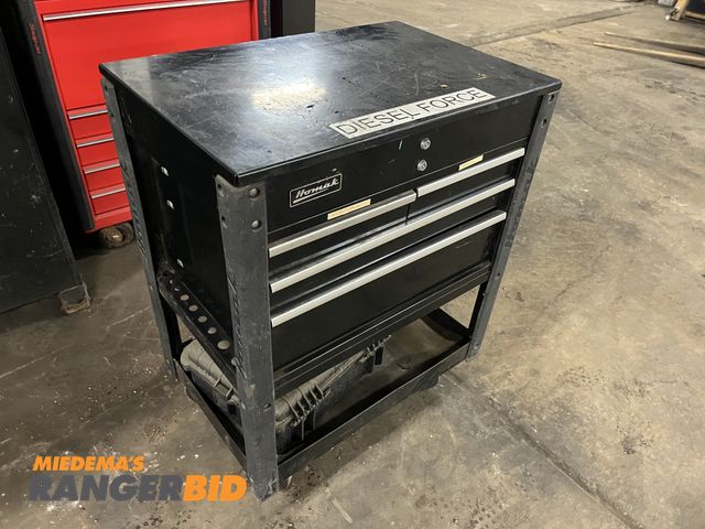 Lot 30-4957 - Homak 4 Drawer Tool Box on casters Comes with contents.