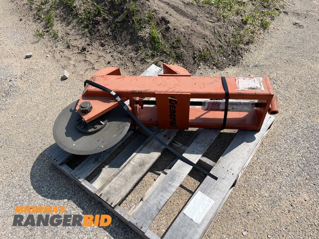 Lot 30-1059 - General 190M Asphalt Cutter SN 159548. New 18.5" asphalt cutter never used. Fits mold board on Motor...
