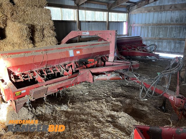 Lot 30-4000 - Case 5100 2 drill 21 hole 7" spacing Grain Drill