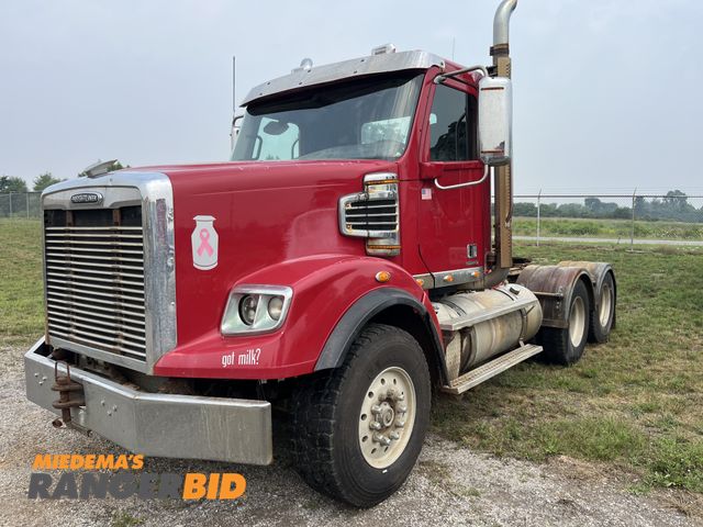 Lot 30-1538 - 2011 Freightliner Coronado 122 6x4 with a 14.8L L6 DIESEL engine. Day Cab