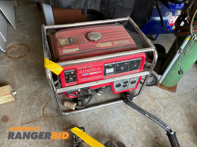 Lot 30-3380 - 1 Honda EM 5000SX Portable Gas Powered Electric Start Recoil Start Generator Worked when taken out of service. Municipality owned. Buyer is responsible for removal.