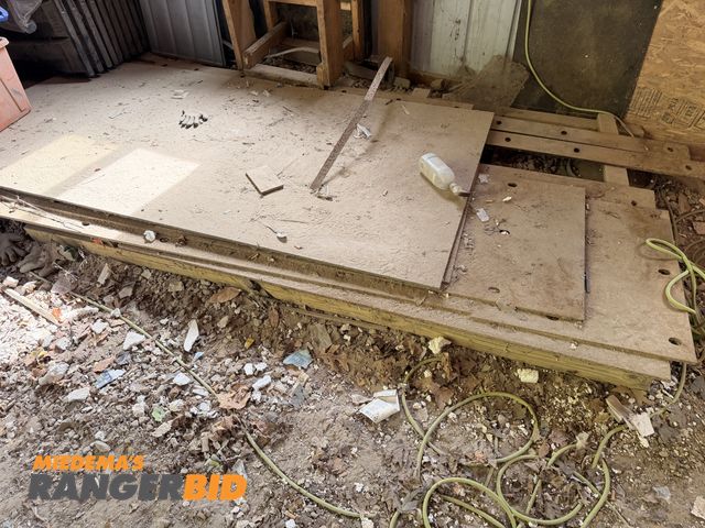 Lot 30-3611 - 3 pallets of steel - plates and structural