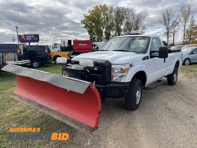 Lot 30-947 - 2014 Ford F-250 with 41,533 miles Regular Cab Plow Truck 4x4